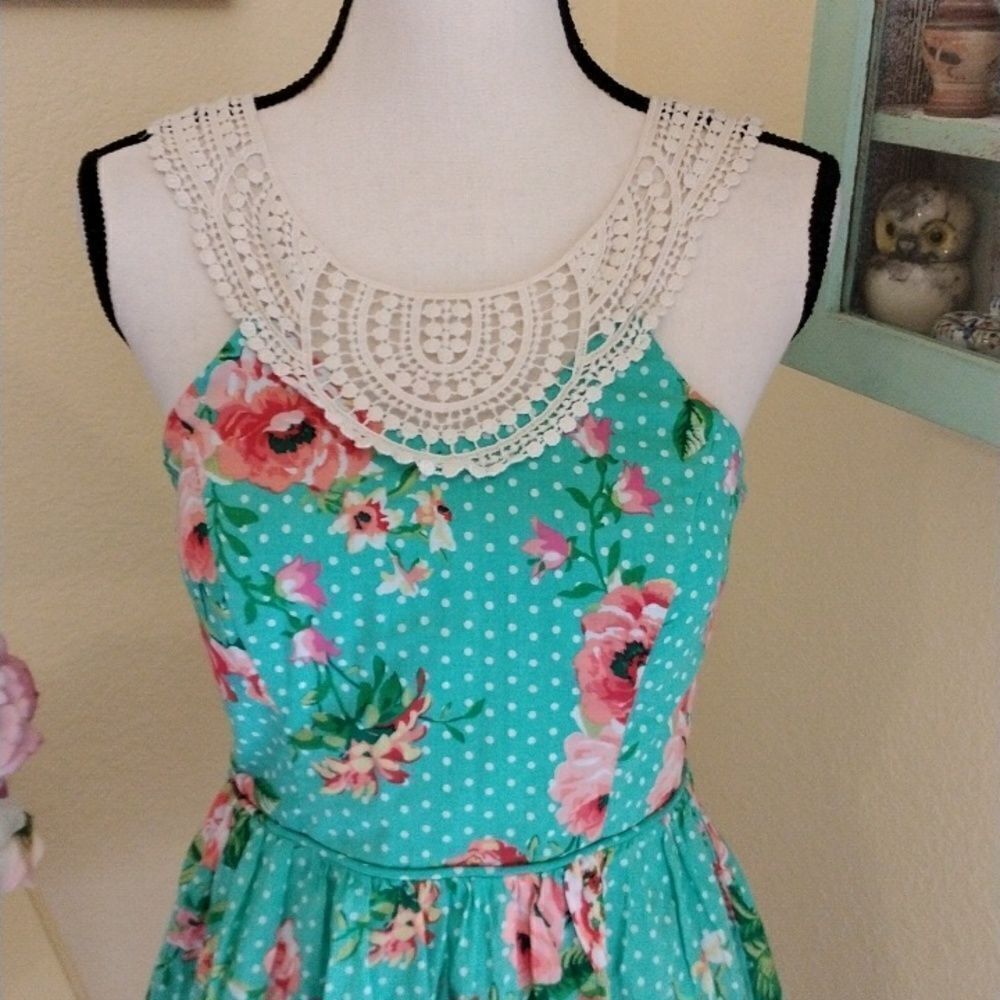 City Triangles Sun Dress - Picture 2 of 13